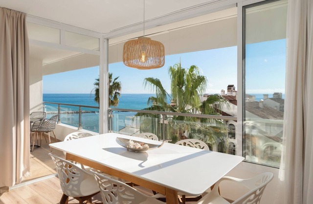 Luxury Frontline beach apartment