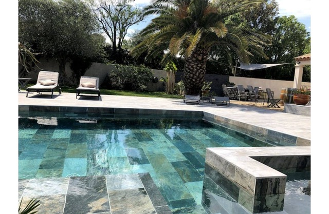 Luxury getaway - Superb villa with pool!