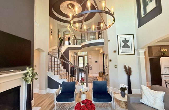 Luxury Getaway w/ Pool, Sauna, Gym & Lagoon