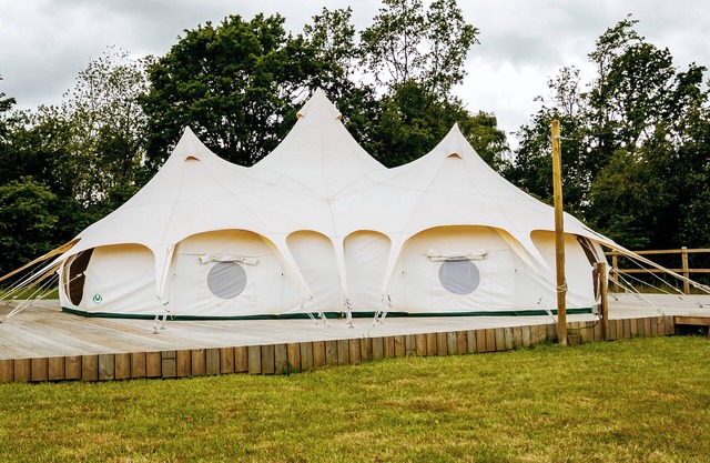 Luxury Glamping Retreat in Battle
