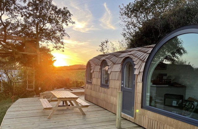 Luxury glamping with sea and sunset views - Cornwall