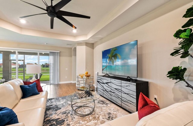 Luxury Golf Estate: 15 Min to Marco Island Beaches.