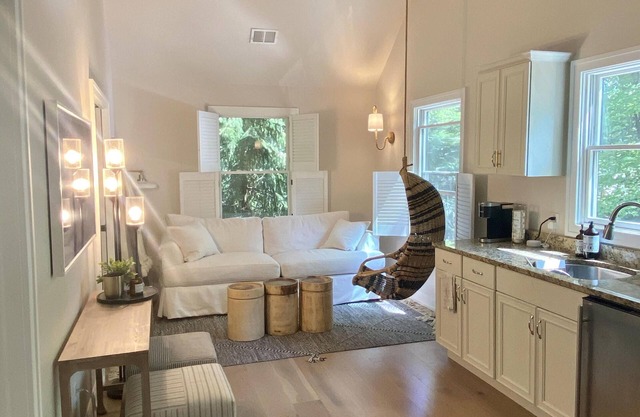 Luxury Guesthouse in private wooded setting in Grand Beach New Buffalo