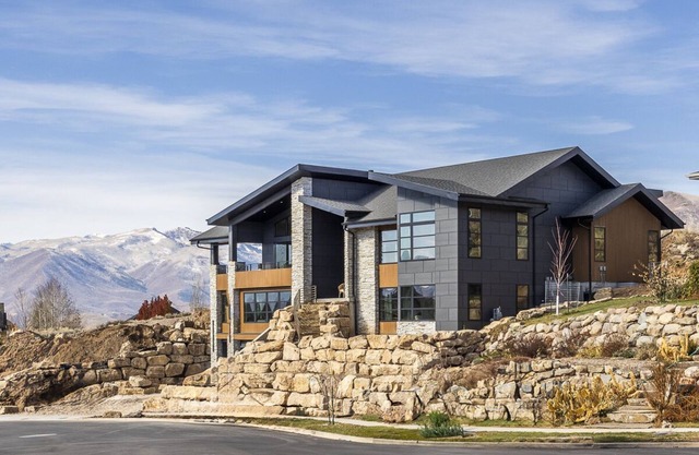 Luxury Heber Home- Minutes from Park City- Sleeps 12