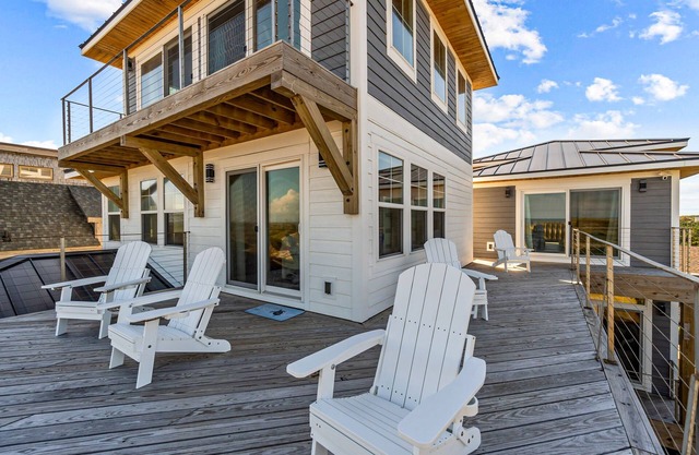 Luxury High-End Ocean Front Home with Private Pool and Hut Tub