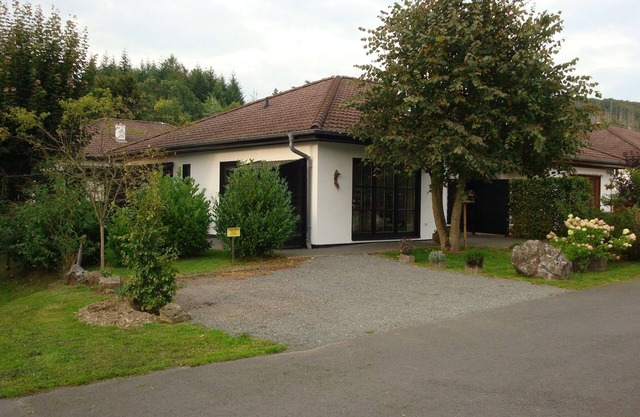 Casa de vacaciones de lujo, a 100 metros del bosque, piscina cercana, a 4 km de Edersee