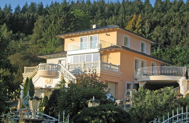 maison de vacances de luxe près de la lisière de la forêt