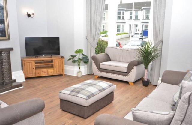 Luxury Holiday House in Southport Victoria House