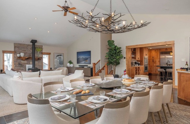 Creekside Chalet: maison de montagne privée de luxe avec 6 chambres