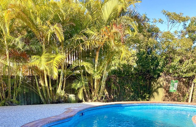 Luxury Home, pool and outdoor living, walk to the beach