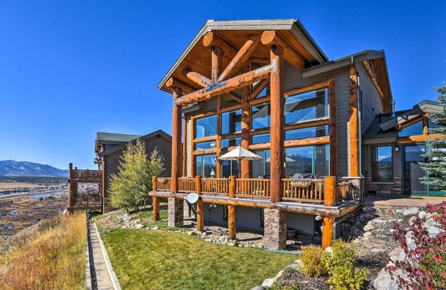 Luxury Home w/Hot Tub & Winter Park Ski Mtn Views!