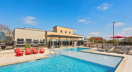 Luxury Home W Pool & Gym Mins To Baylor Hospital