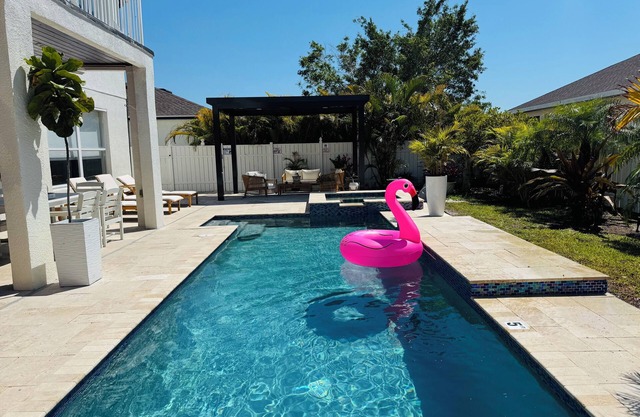 Luxury Home W/ Pool Spa & Pool Heated Near IMG & Beach