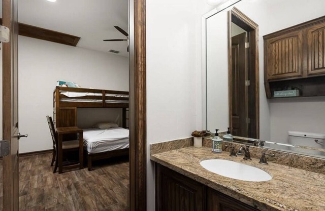 Luxury Home with private pool in Gated Neighborhood in Edinburg