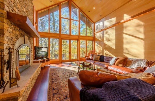 5BR / 5BA Maison de luxe moderne, Putting Green, Bain à remous, Table de billard, Table de ping-pong, Idéalement situé, Expérience de montagne haut de gamme!