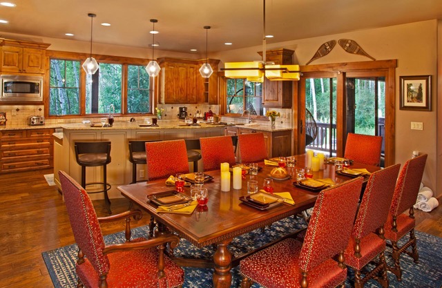 Luxury + Hot Tub + Close to Skiing - Chalet Fuego
