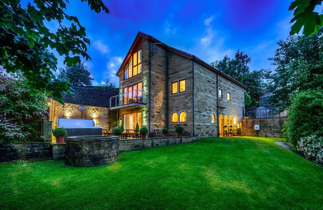 Poule de luxe Party House & Retreat Family Sleeps 20 avec bain à remous