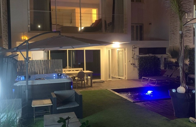 Luxury house with SPA and Jacuzzi 2 steps from the beach and town center