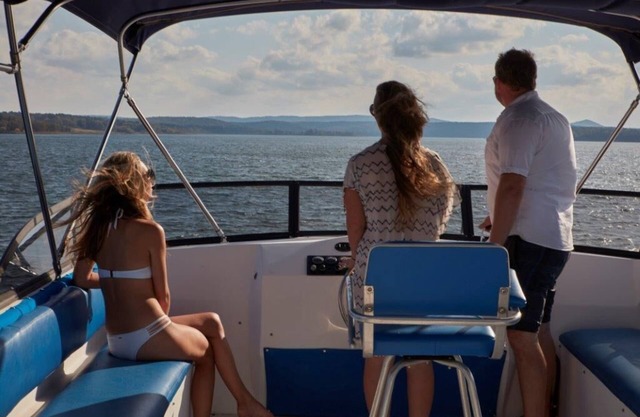 Luxury houseboat on beautiful Greers Ferry Lake at Lacey's Narrows Marina