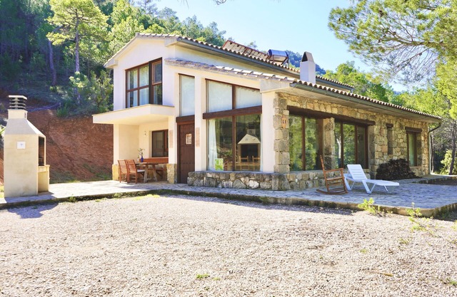 Luxe à la montagne - avec un lac cristallin et un potager -