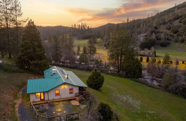 Private 300-acres off-grid Lodge, 45mins Yosemite
