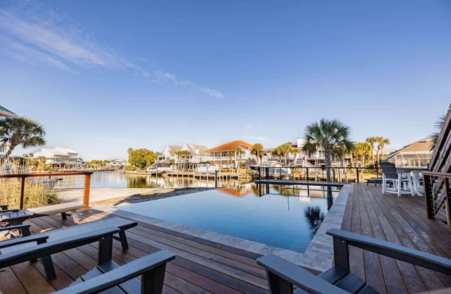 Luxury Infinity Edge Heated/Cooled Pool & Hot Tub + Boat Dock & Marine Station +