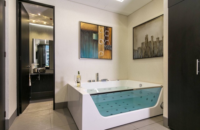 Junior suite de luxe avec jacuzzi et balcon