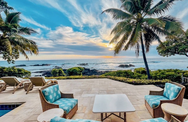 Kona Beach Estate -Oceanfront, Pool, Aircon, Sunsets, Ideal for celebrations