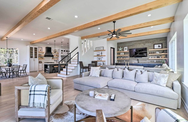 Luxury Lake Granbury Cliffside Home w/ Deck!
