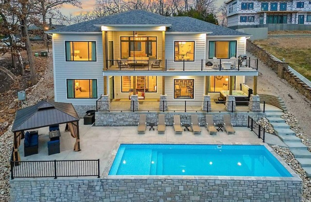 Luxury Lake House Private Pickleball Ct & Pool