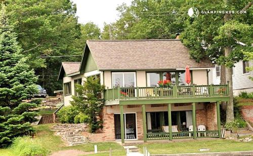 Luxury Lakefront Cabin Rental on Clear Lake in Ogemaw County, Michigan