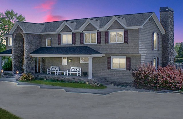 Luxury Lakefront Estate! 6BR 4. 5BA, quai privé, rampe et plus