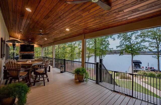 Luxury Lakefront | EV Charger | Stunning Views