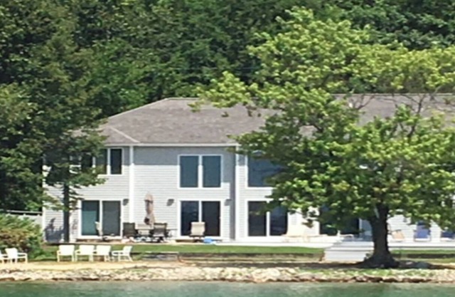 Maison au bord du lac de luxe