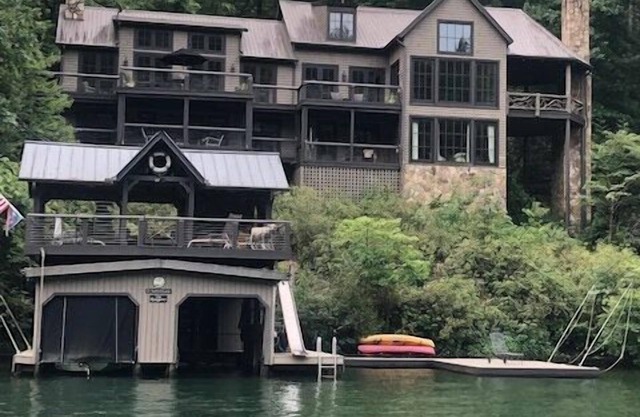 LUXURY LAKEFRONT HOME 5/ BR LIGHT & BRIGHT--"HIGH 5"