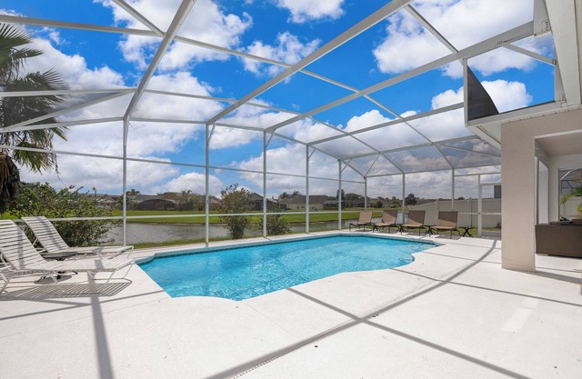 Luxury Lakeview Home Near Disney