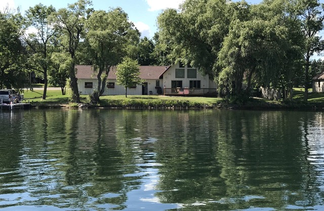Maison de luxe Le Homme Dieu avec emplacement privilégié et accès privé aux bateaux