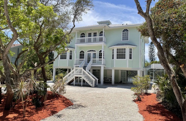 Luxe 5 BR Villa pour max 10 personnes avec court de tennis et piscine à Manasota Beach