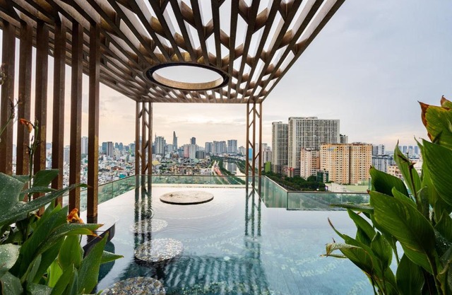 Luxury Living in the heart of D1/3BR/Infinity Pool