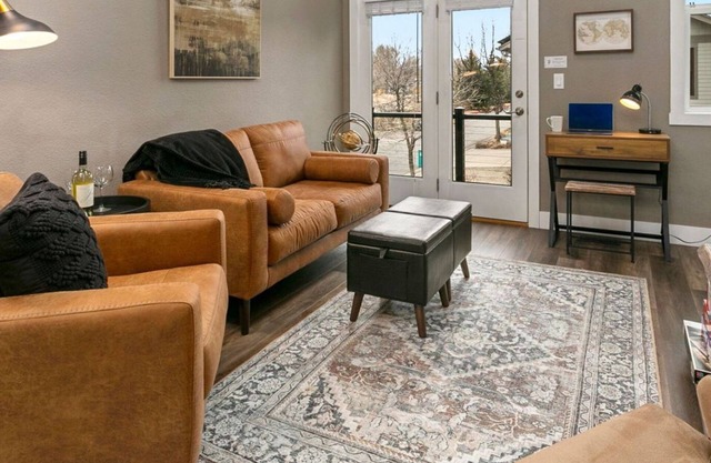 Luxury Living – Walk to Poudre Trail and Old Town!