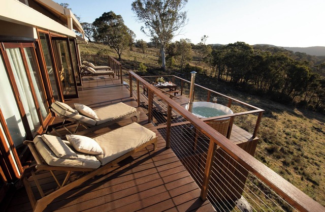 Luxury Lodge near Blue Mountains, Stunning, Spacious, mountain and river access