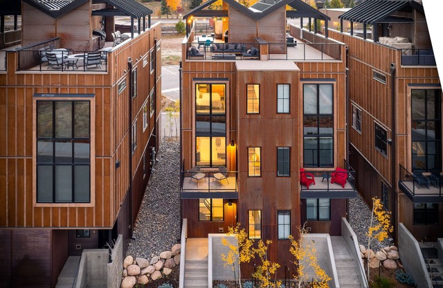 New Luxury Loft 21 I Rooftop Hot Tub I Lounge I Views I Best Price I FREE Adventures Daily