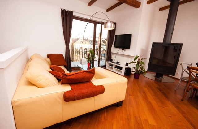 Luxury Loft 2BR, 2BA Penthouse avec terrasse dans la vieille ville de Prague