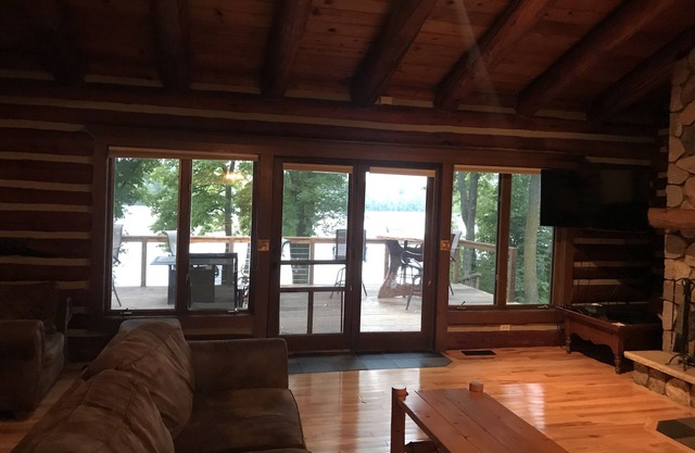 Cabane en rondins de luxe à l'extrémité nord du lac long !!