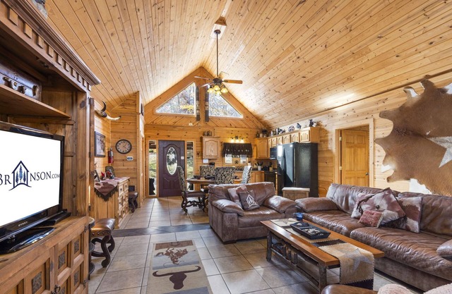 Luxury Log Cabin GameTable 2 espaces de vie de plus de 2400 pieds carrés Lone Star