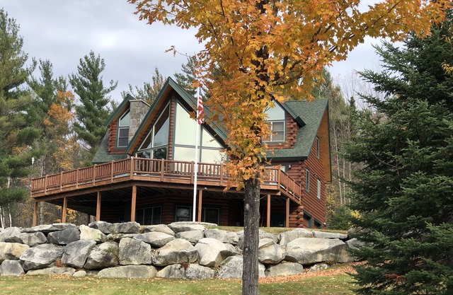 Cabane en rondins de luxe avec des vues spectaculaires et une terrasse enveloppante