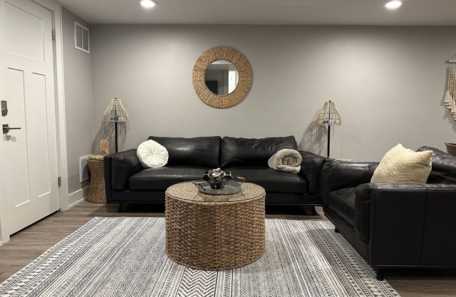 Luxury lower level , pet friendly, fully fenced yard