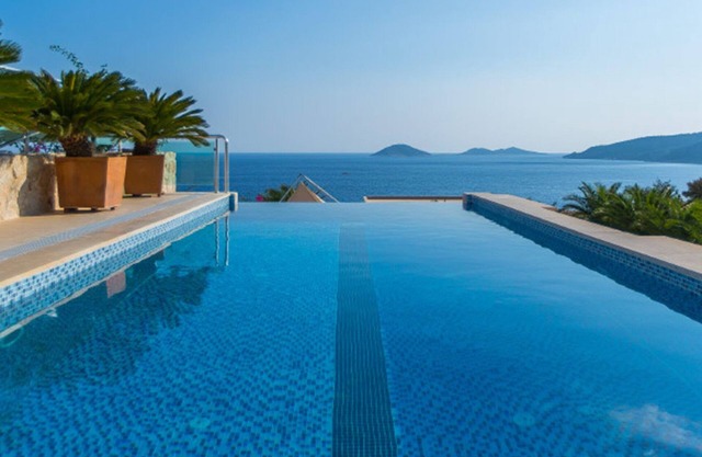 Villa méditerranéenne de luxe à Kalkan, avec piscine privée et vue panoramique sur la mer