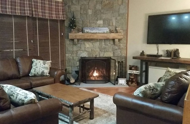 Le luxe rencontre rustique: Trail Creek 2Bed / 2Bath + Loft - pour 8 personnes (Sur ski Accueil Trail)