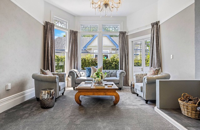Luxury Merivale Villa